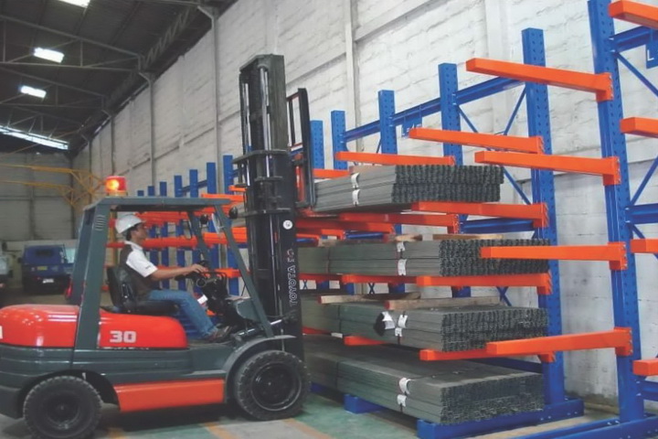 01011.jpg - Cantilever Rack | https://installdesigns.com