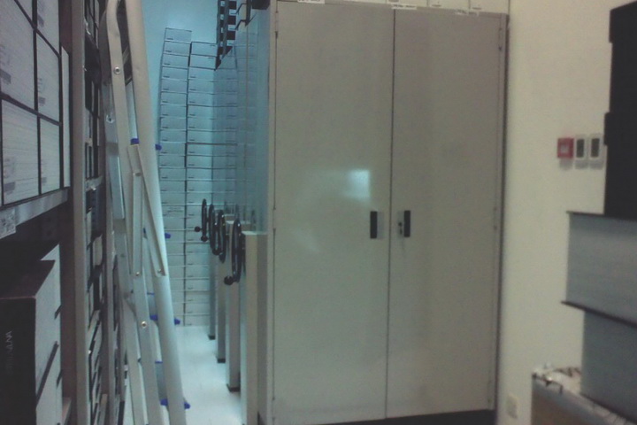 00615.jpg - Mobile Cabinet | https://installdesigns.com