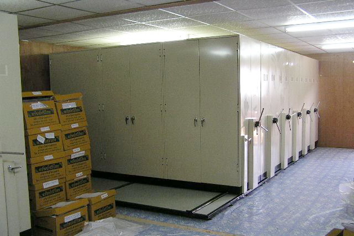 00915.jpg - Mobile Cabinet | https://installdesigns.com